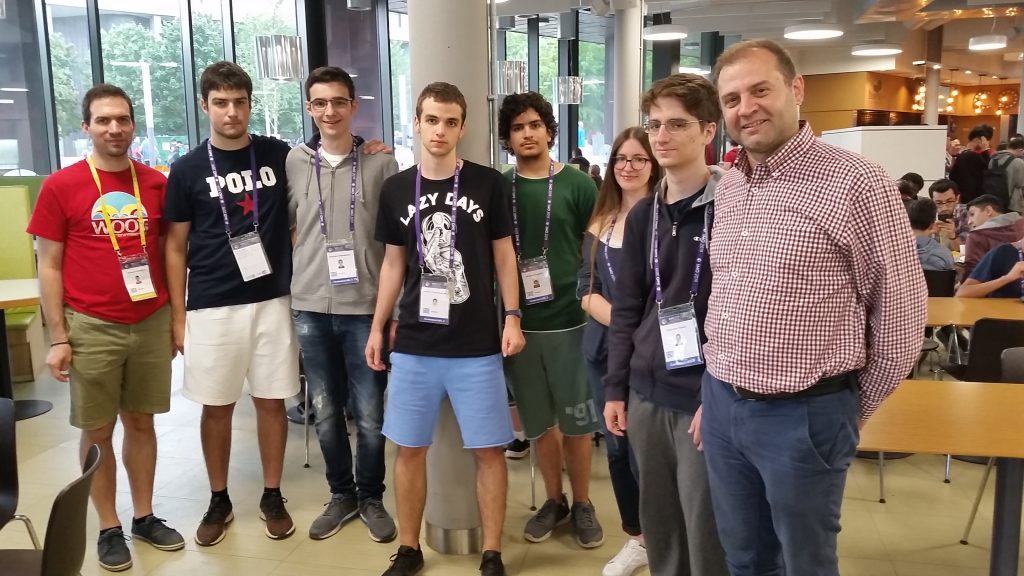 Ο Ανδρέας Σταλίδης συναντάει την εθνική ομάδα μαθηματικών στην 60η ΔΜΟ.
