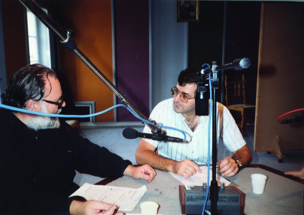 Καλοκαίρι 1990. Με τον π. Γεώργιο Μεταλληνό στα πρώτα βήματα του Ραδιοσταθμού της Εκκλησίας της Ελλάδος.
