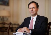 Οἱ χῶρες δέν εἶναι ἑταιρεῖες καί οἱ ἐκλογές συνέλευση τῶν μετόχων.